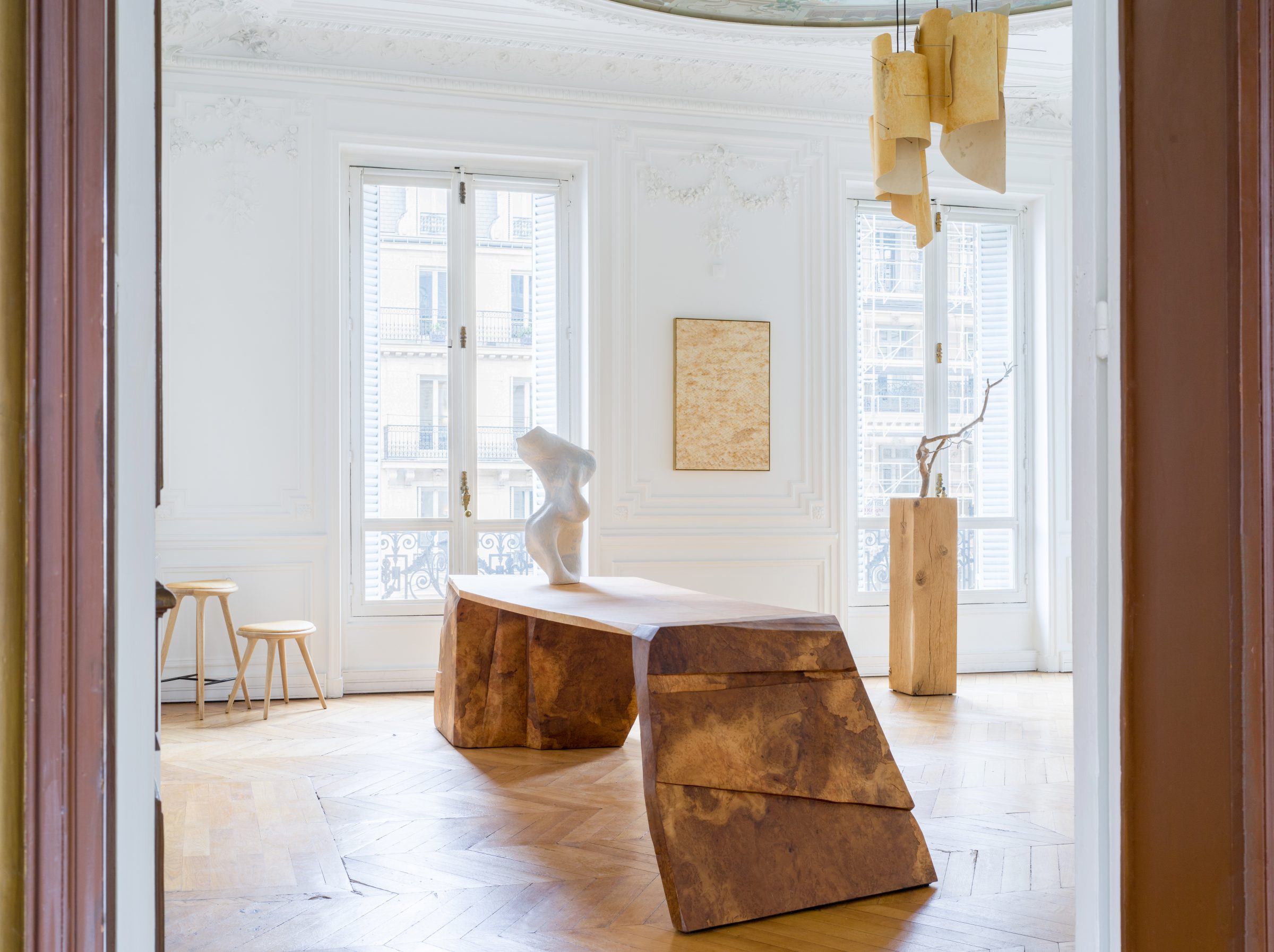 منظر من المعرض "Matières Sensibles"، معرض أقيم في Reishi House بالتعاون مع The Spaceless Gallery، باريس، 2025