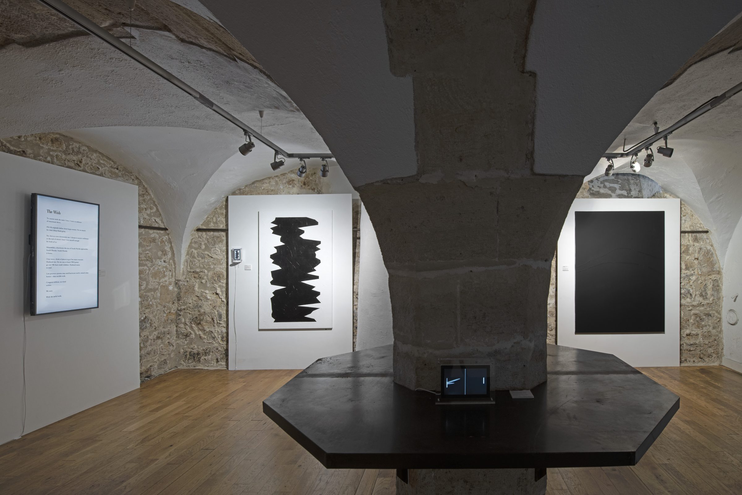 「POEM SBJKT」展示ビュー、theVERSEverseとの共同企画によるLibrairie Métamorphosesでの展覧会、パリ、2023年